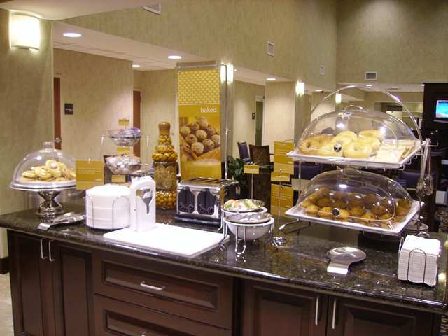萨凡纳汉普顿套房酒店 - I-95 South - Gateway 乔治敦 餐厅 照片